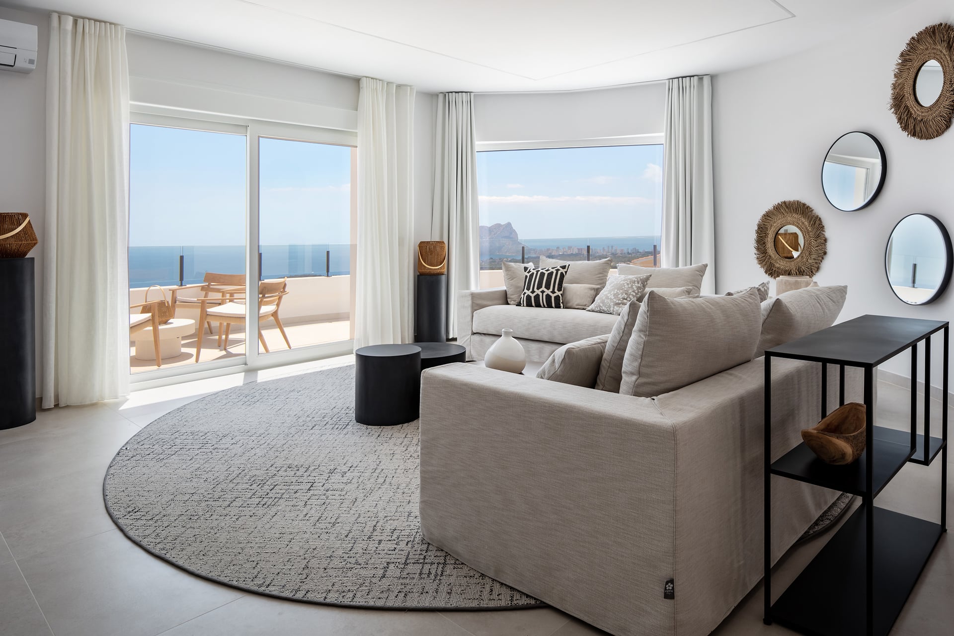 Living room with sea view